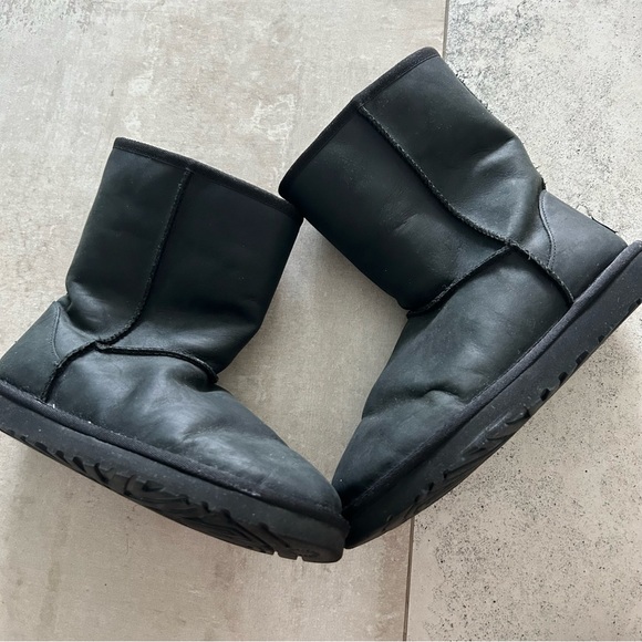 GREAT UC BLACK UGGS - Picture 2 of 6